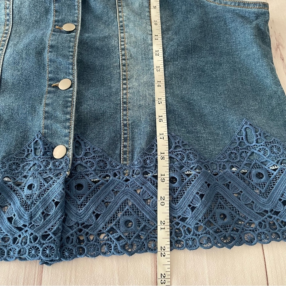 Baccini Denim Vest Womens XL Blue Crochet Lace Trim Button Down Cotton Boho Chic - Picture 8 of 10